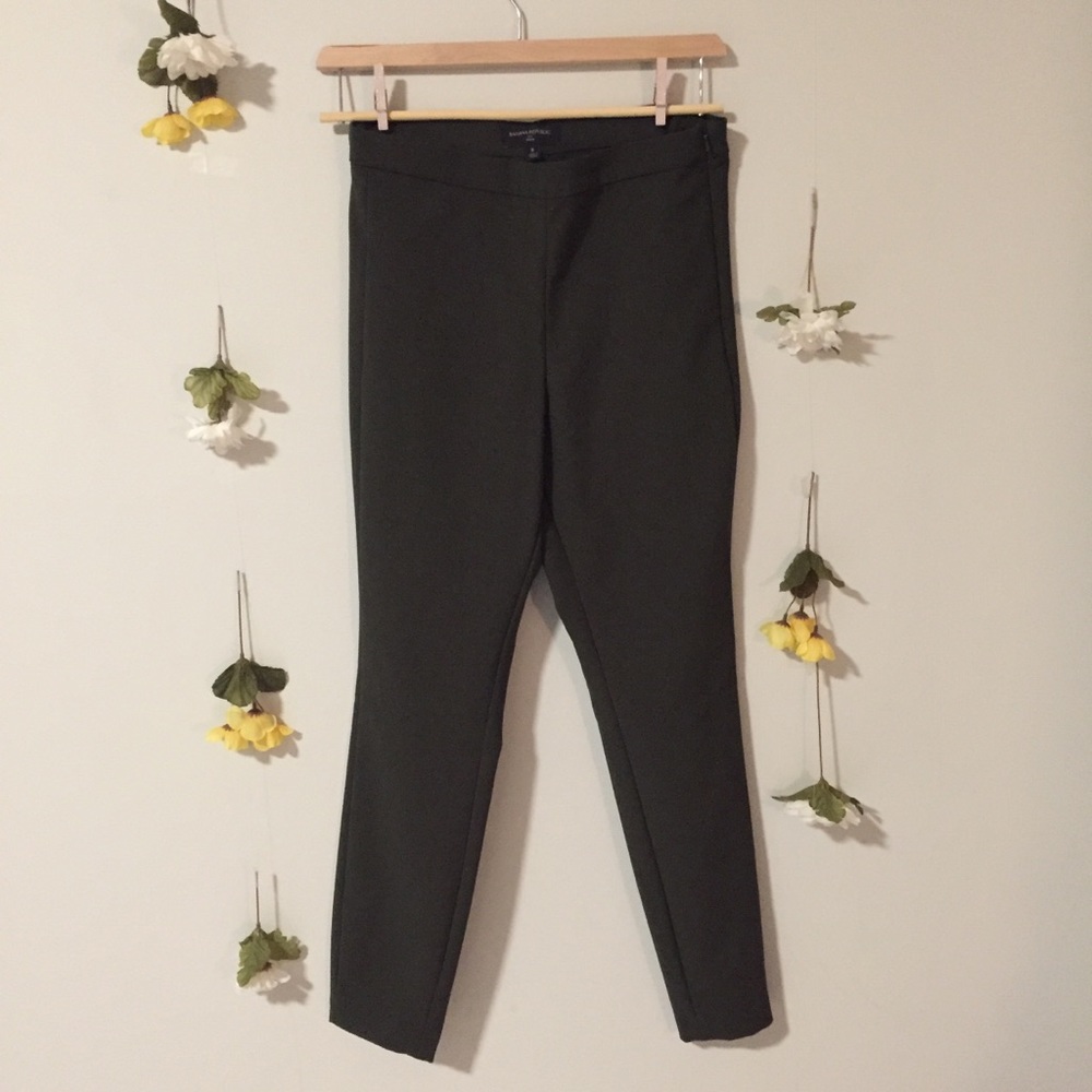 Forrest Green Banana Republic Pants 🌲